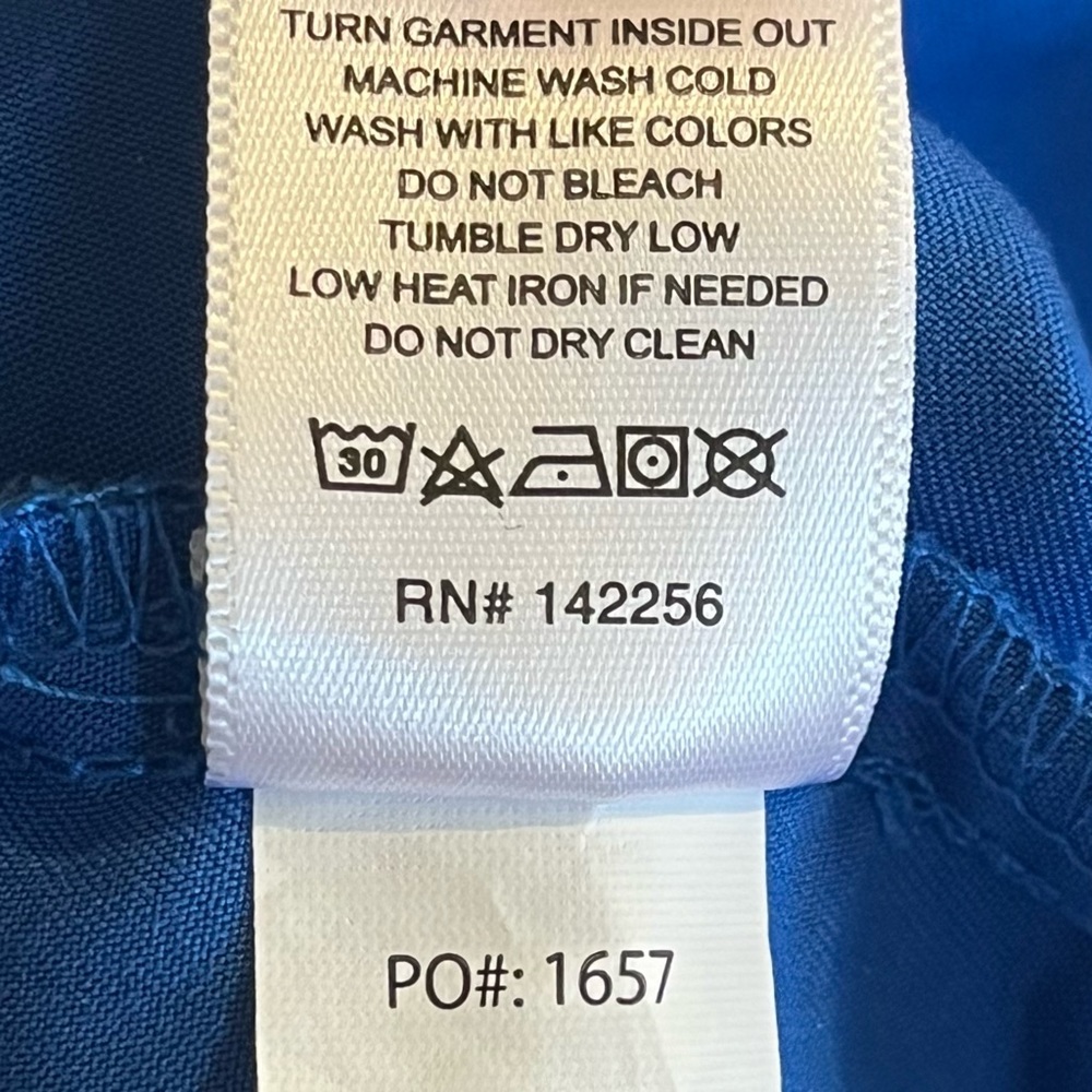 Figs • Casma Royal Blue Three-Pocket Women’s Scrub Top - S - Picture 10 of 11